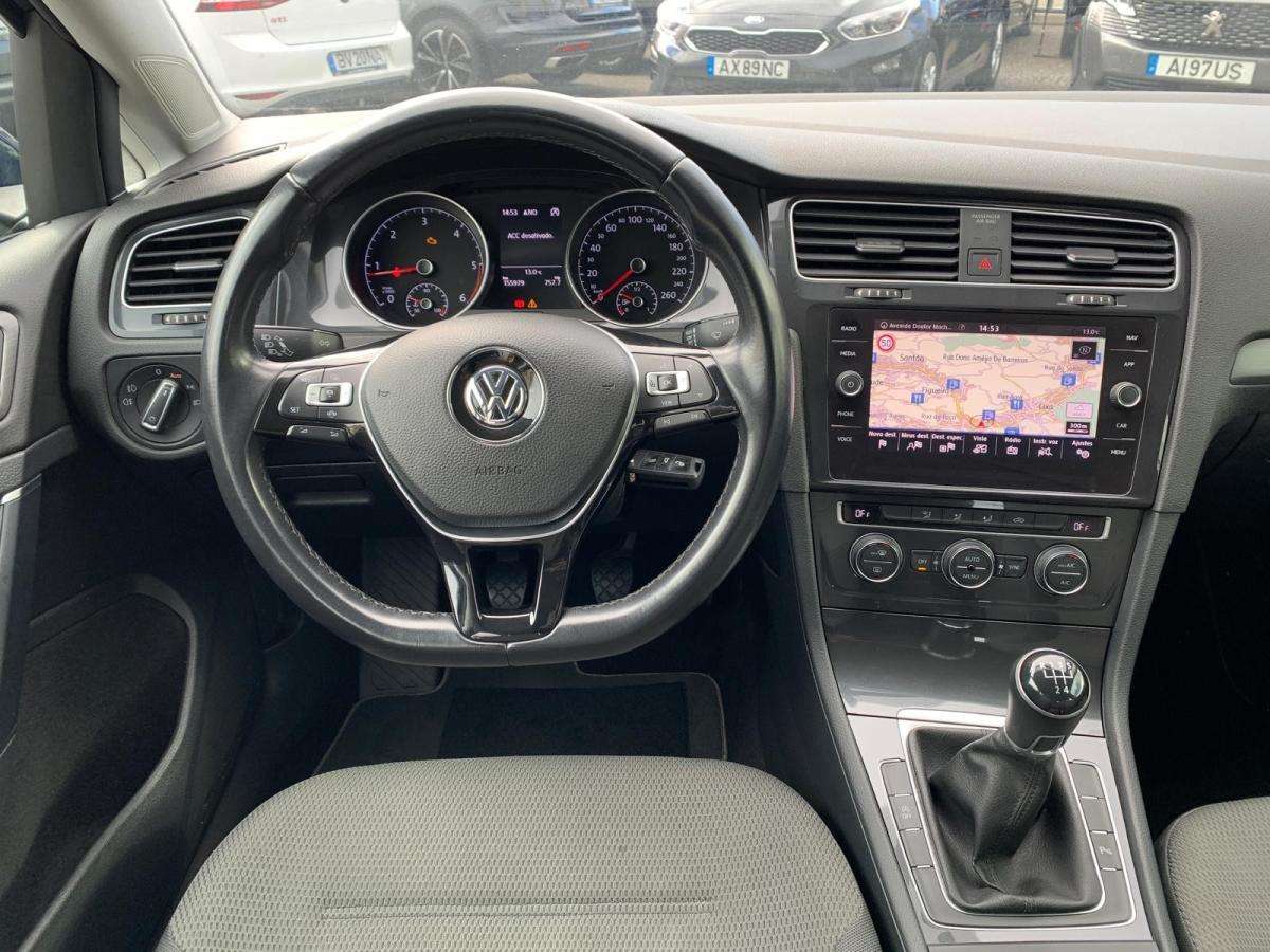 volkswagen-golf-2019-diesel-1598cc