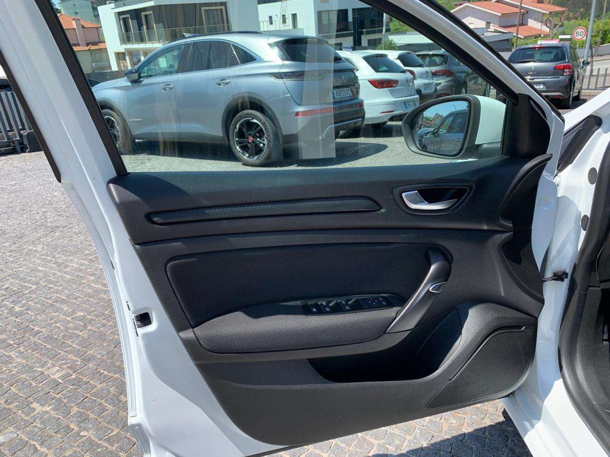 renault-megane-2018-diesel-1461cc