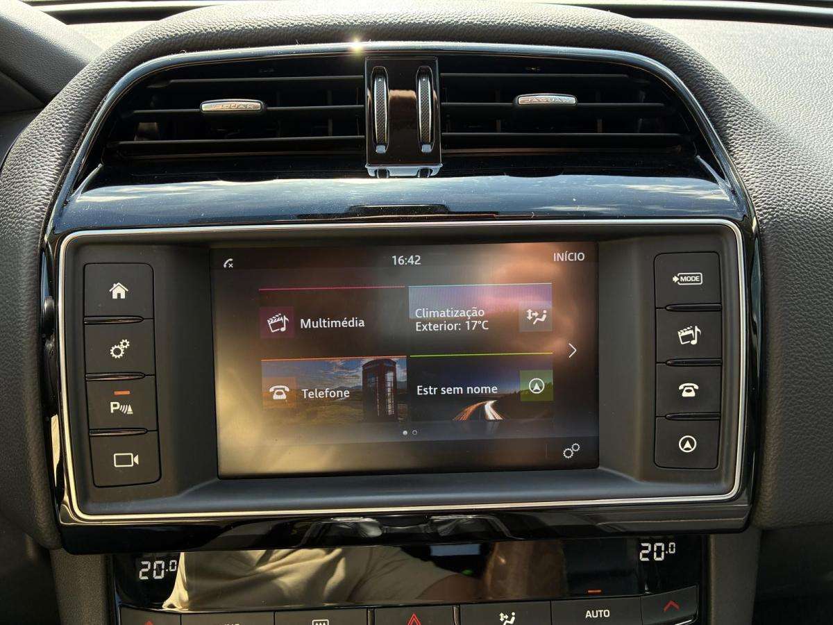 jaguar-f-pace-2018-diesel-1999cc
