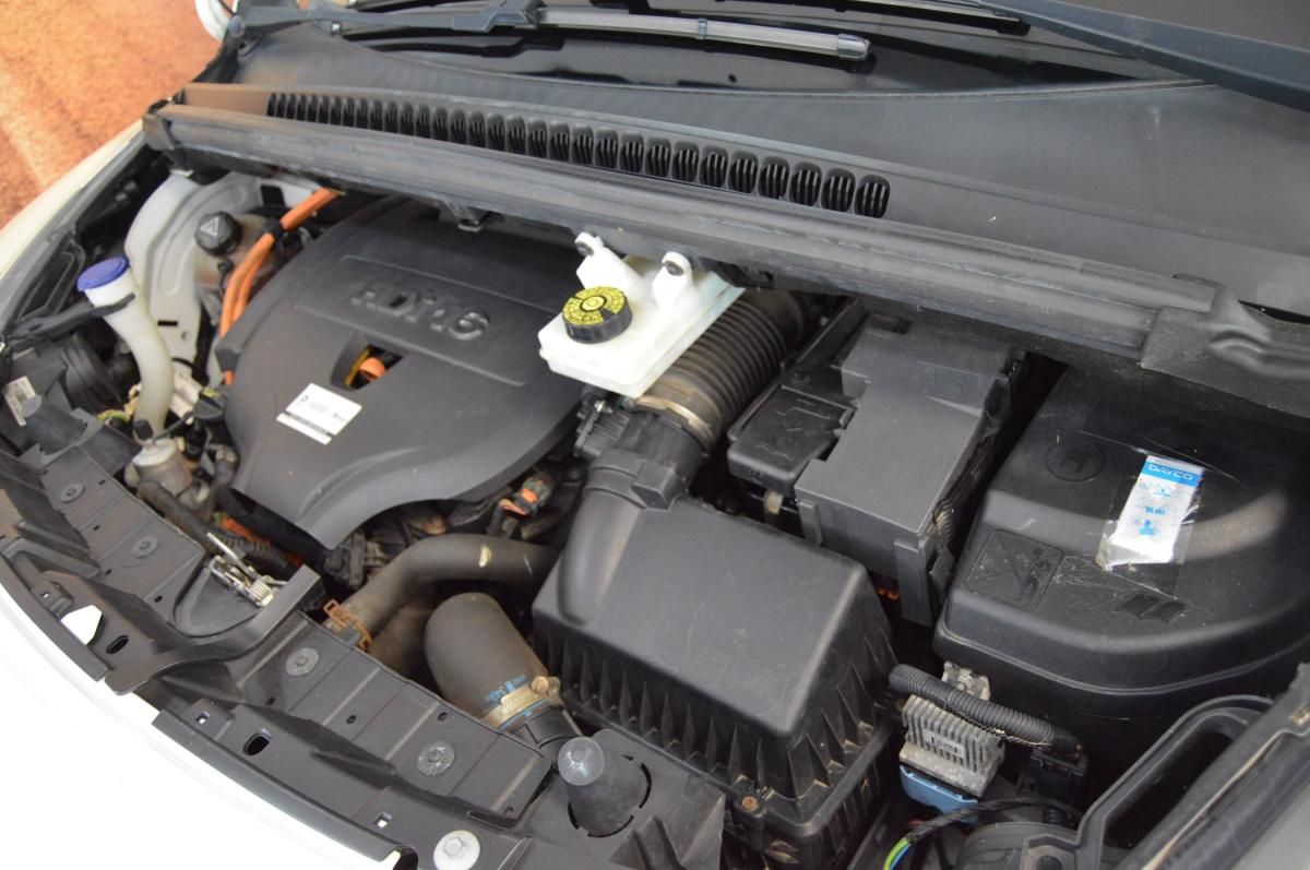 peugeot-3008-2014-hibrido-a-diesel-1997cc