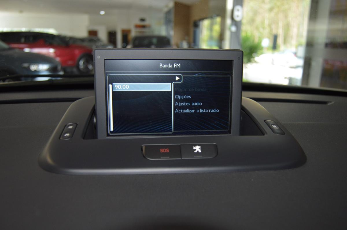 peugeot-3008-2014-hibrido-a-diesel-1997cc