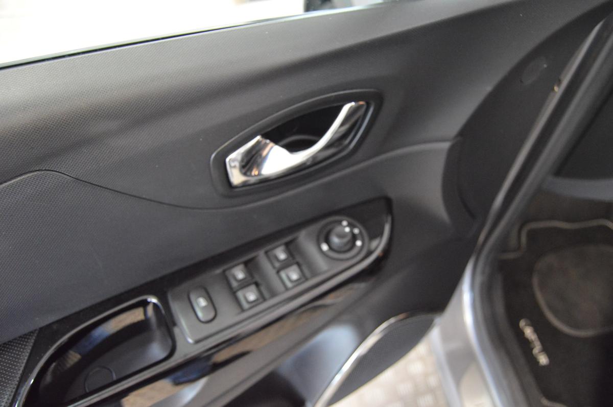 renault-captur-2014-gasolina-1197cc