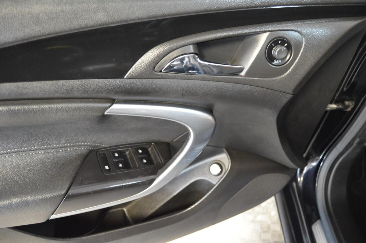 opel-insignia-sports-tourer-2010-diesel-1956cc