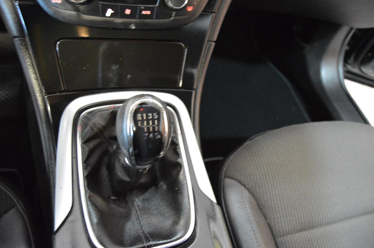 opel-insignia-sports-tourer-2010-diesel-1956cc