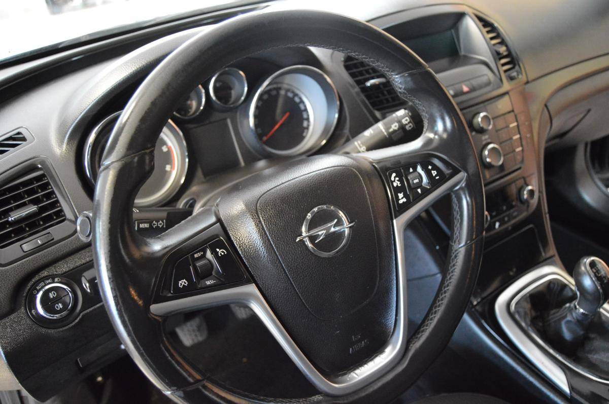 opel-insignia-sports-tourer-2010-diesel-1956cc