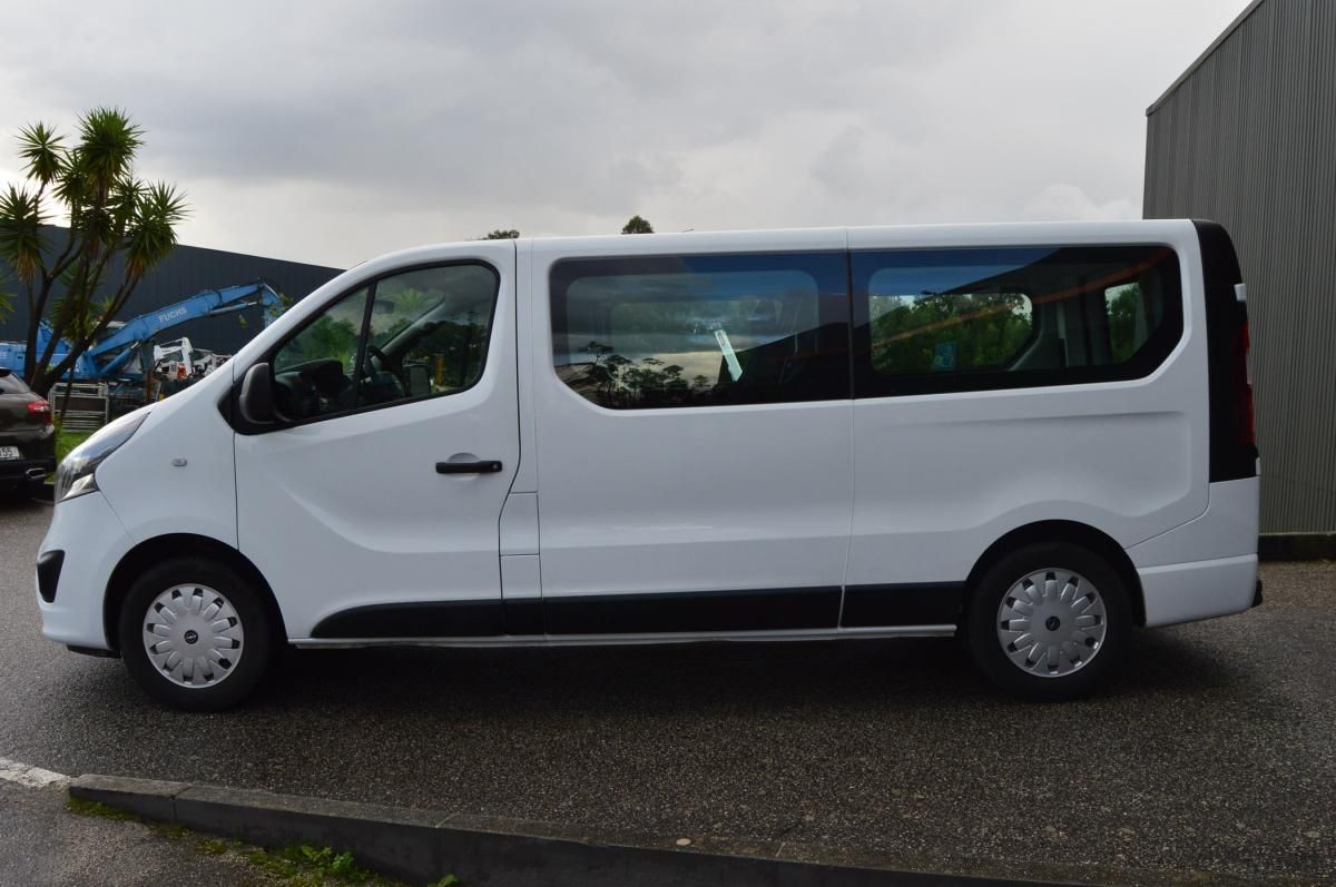 opel-vivaro-2017-diesel-1598cc