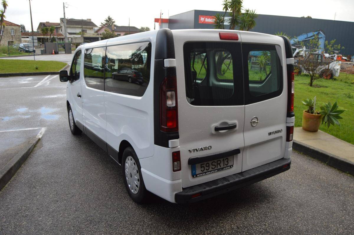opel-vivaro-2017-diesel-1598cc