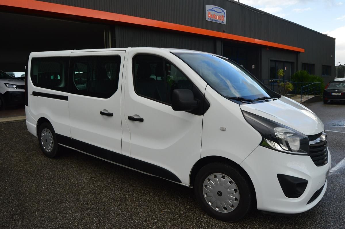 opel-vivaro-2017-diesel-1598cc