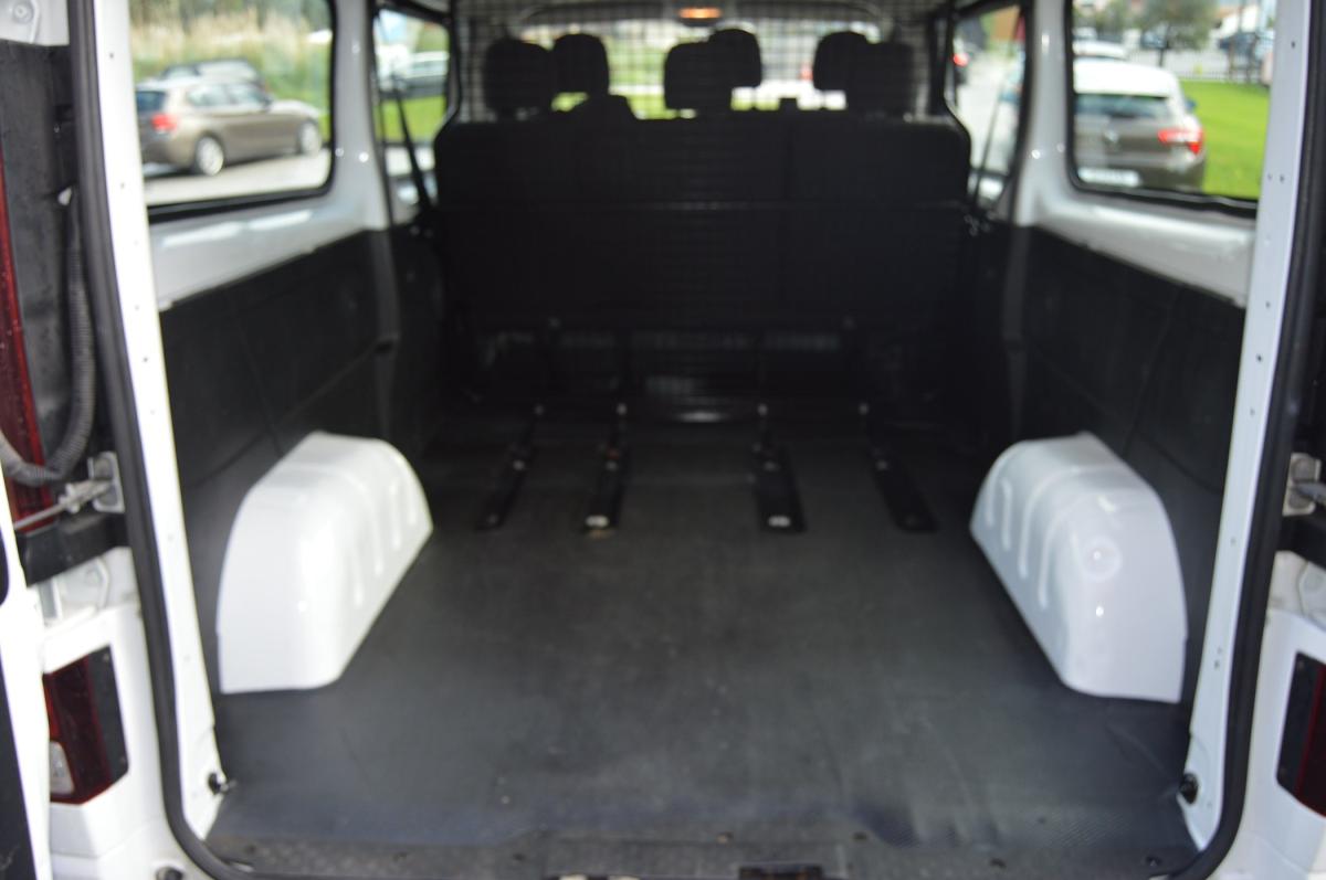 opel-vivaro-2017-diesel-1598cc