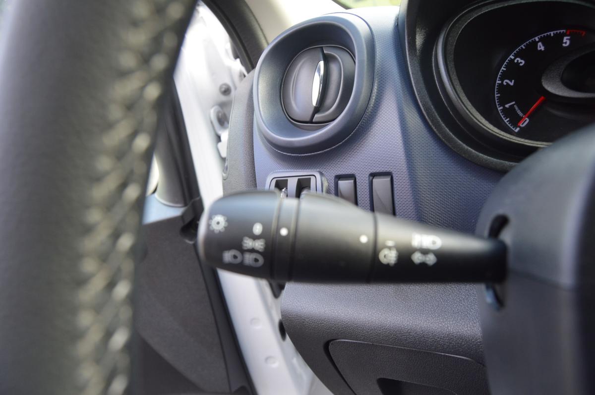 opel-vivaro-2017-diesel-1598cc