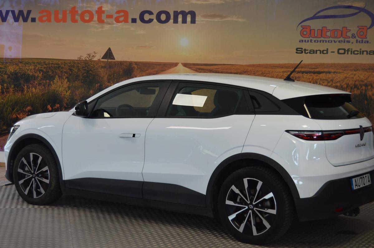 renault-megane-e-tech-2022-eletrico-0cc