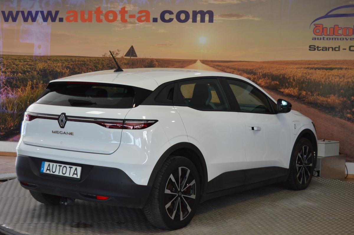 renault-megane-e-tech-2022-eletrico-0cc