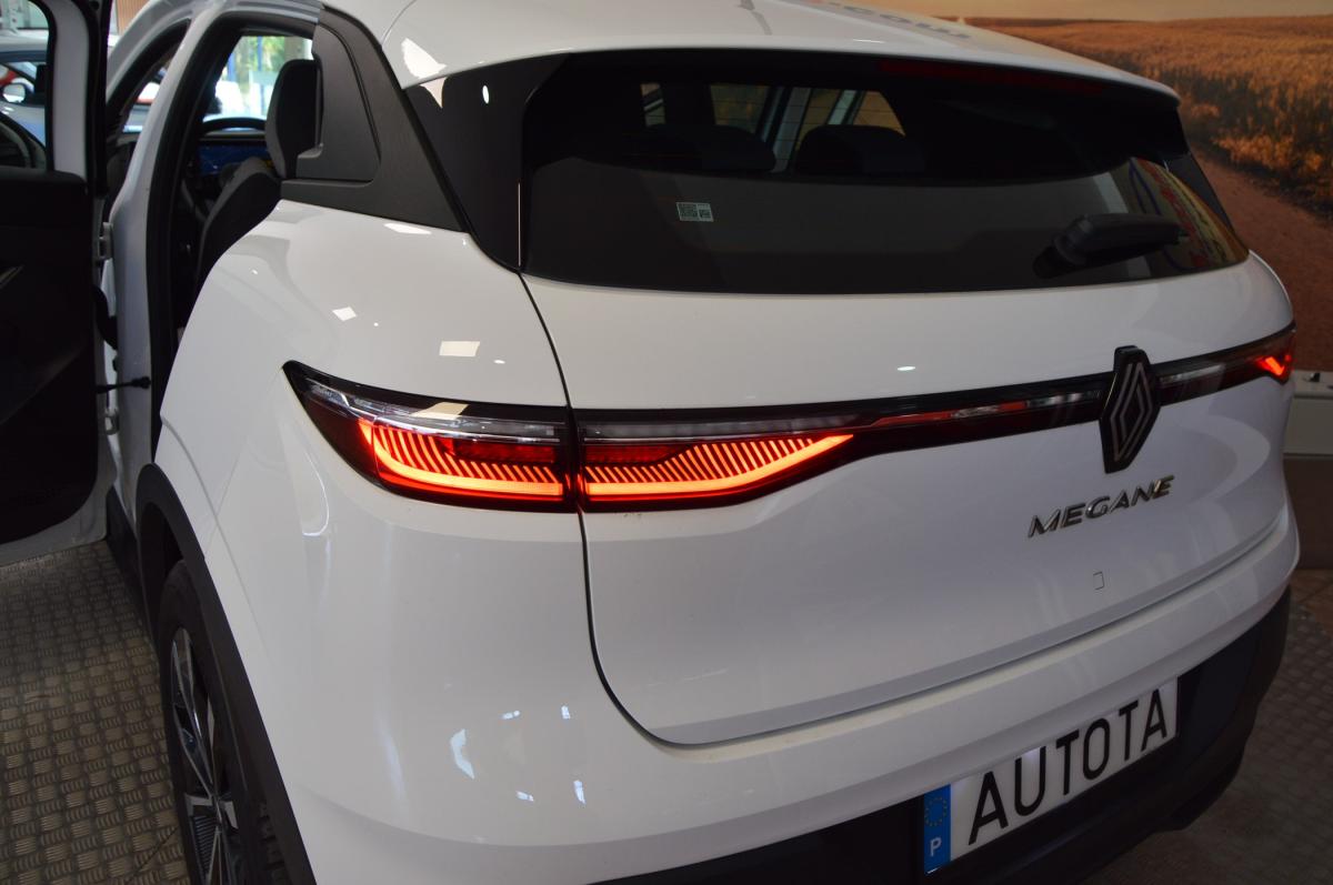 renault-megane-e-tech-2022-eletrico-0cc