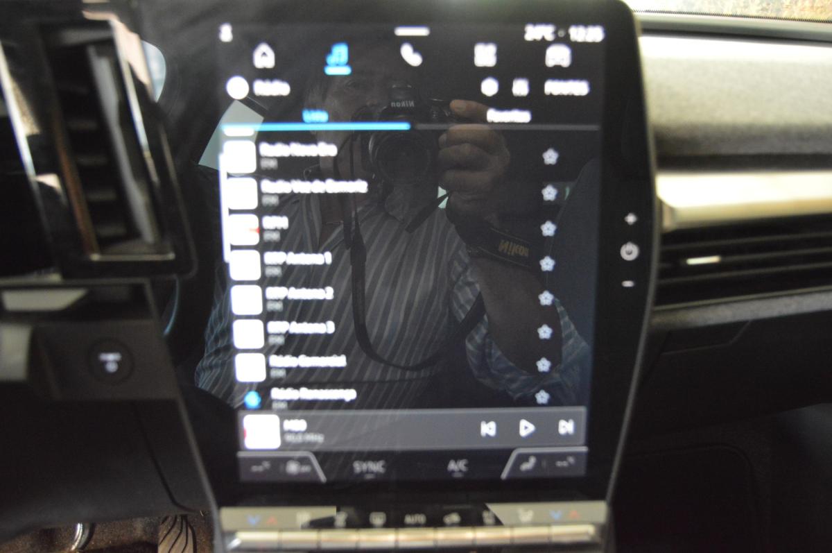 renault-megane-e-tech-2022-eletrico-0cc