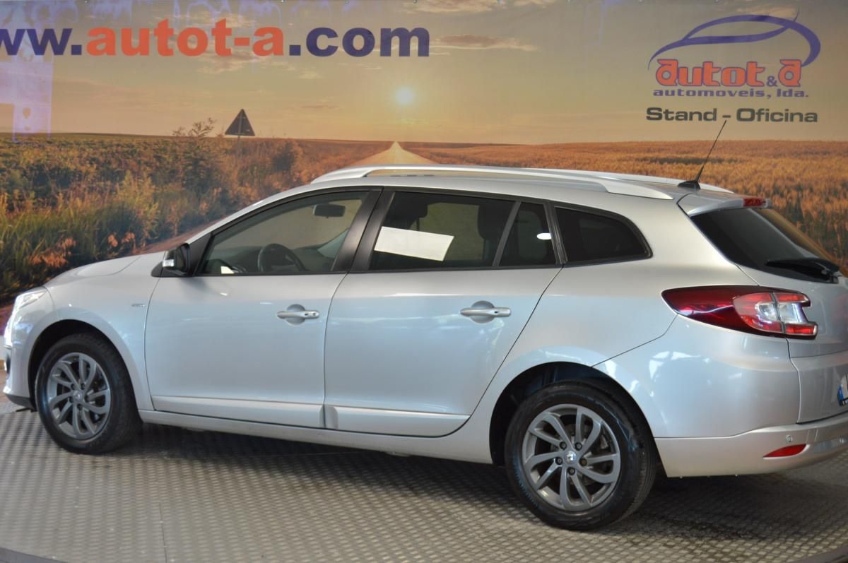 renault-megane-sport-tourer-2015-diesel-1461cc