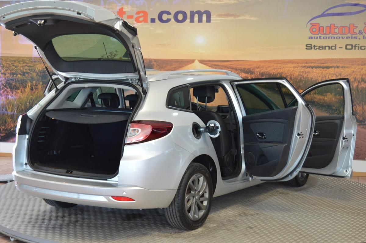 renault-megane-sport-tourer-2015-diesel-1461cc
