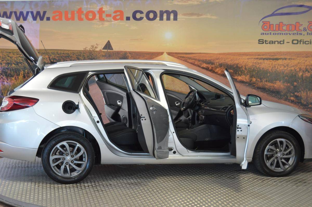 renault-megane-sport-tourer-2015-diesel-1461cc