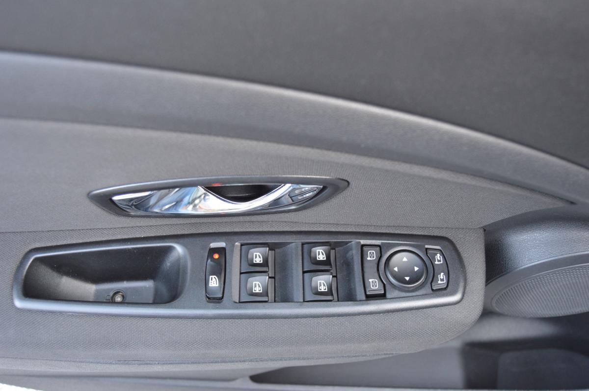renault-megane-sport-tourer-2015-diesel-1461cc