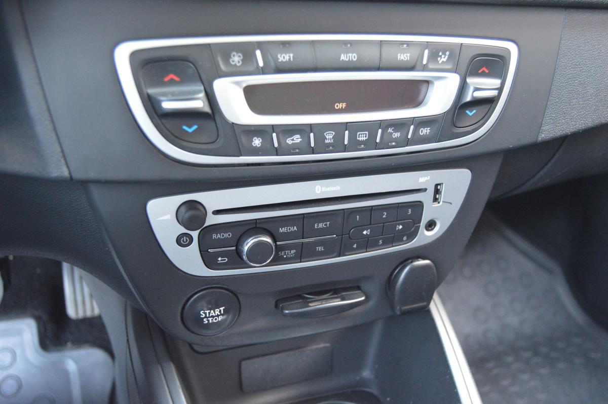 renault-megane-sport-tourer-2015-diesel-1461cc