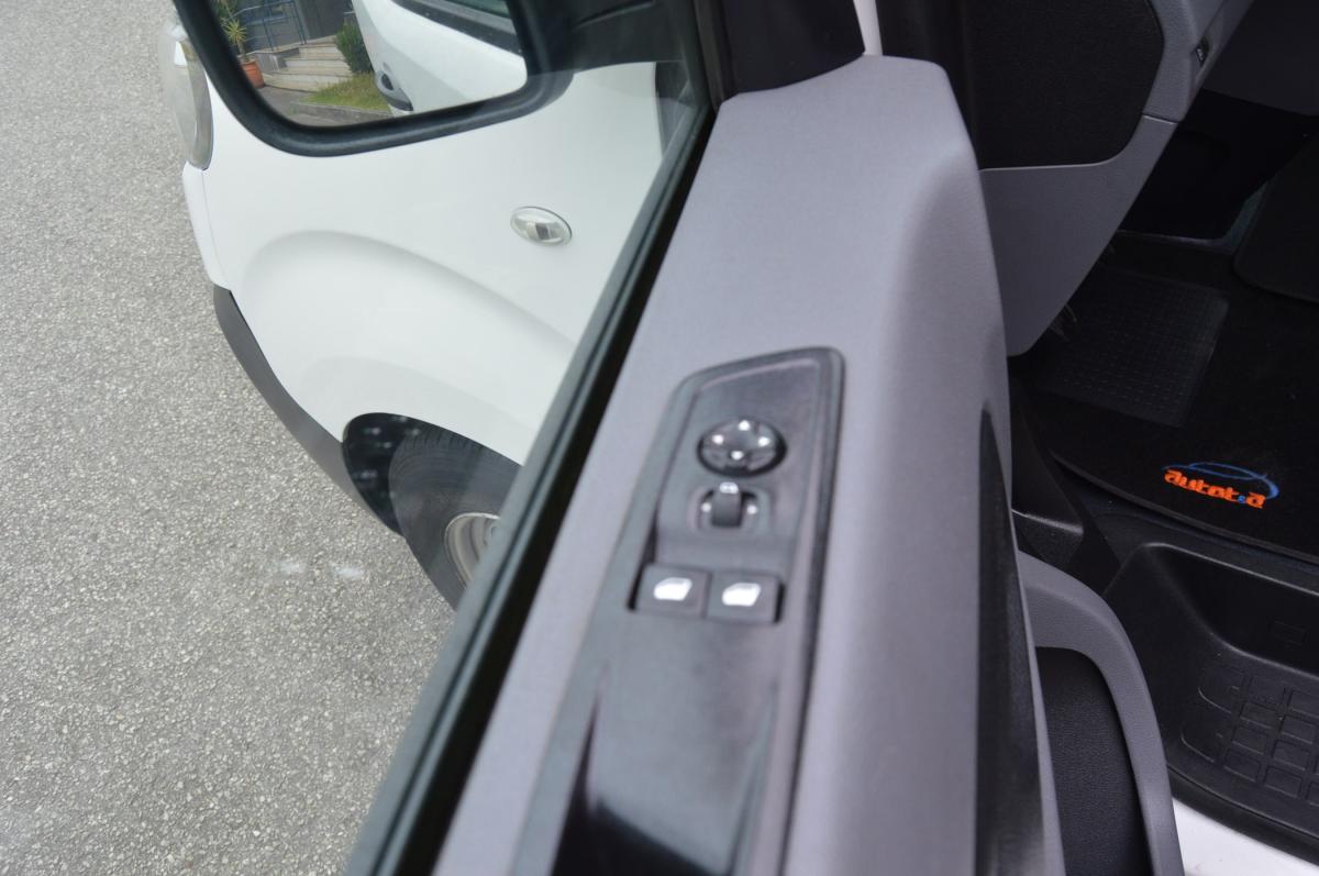 peugeot-expert-2019-diesel-1560cc