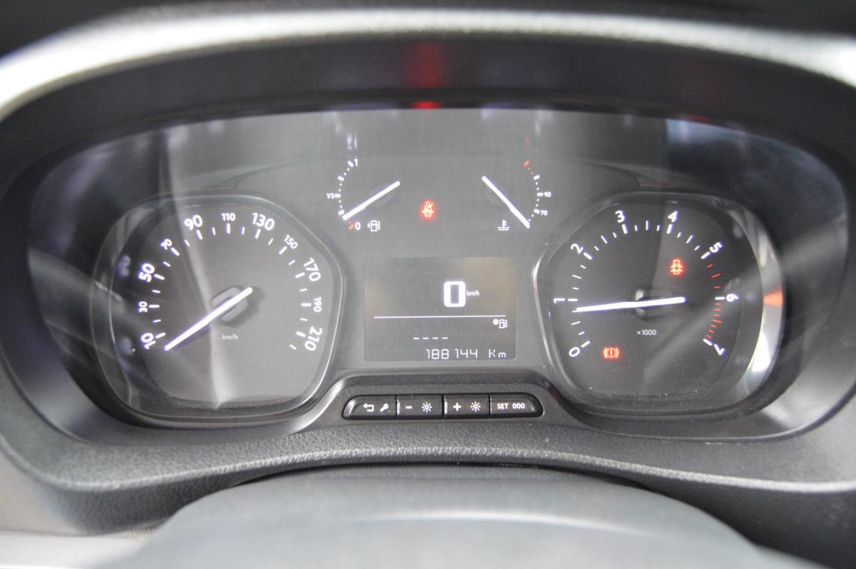 peugeot-expert-2019-diesel-1560cc