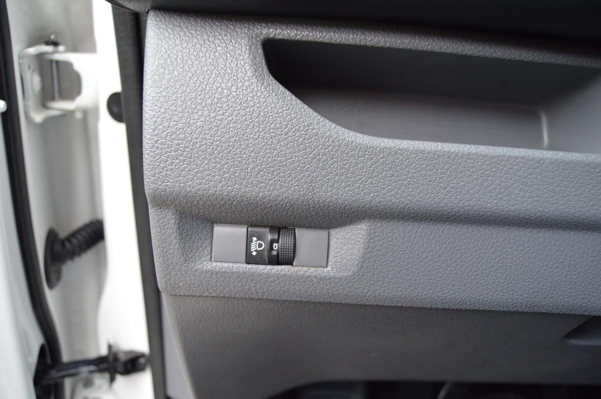 peugeot-expert-2019-diesel-1560cc