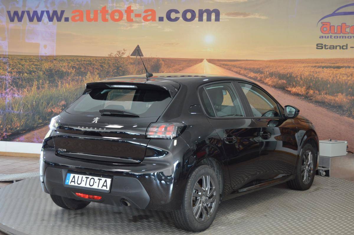 peugeot-208-2023-diesel-1499cc