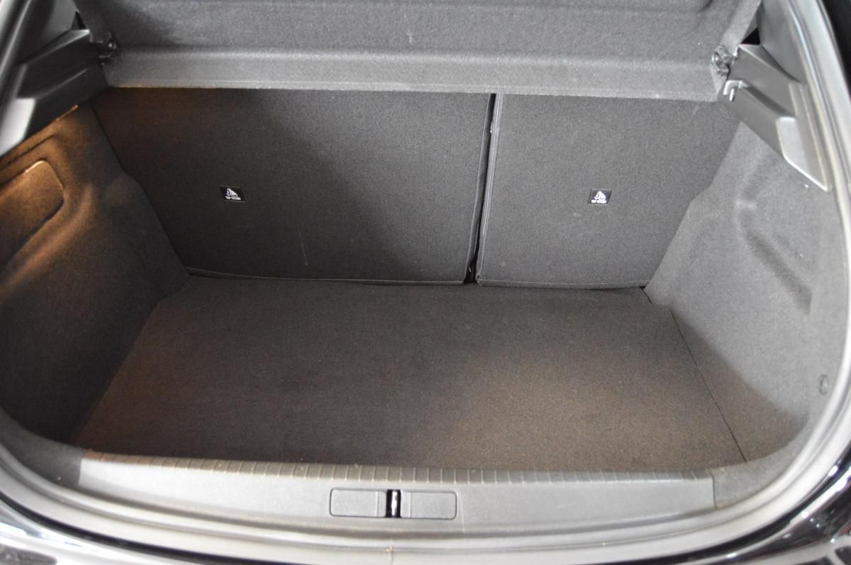 peugeot-208-2023-diesel-1499cc