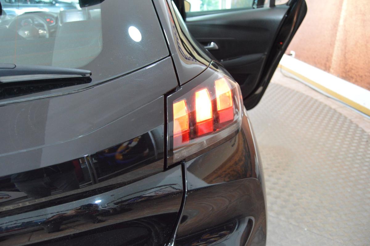 peugeot-208-2023-diesel-1499cc
