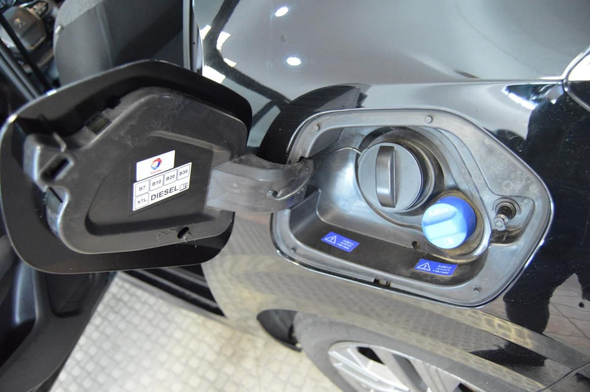 peugeot-208-2023-diesel-1499cc