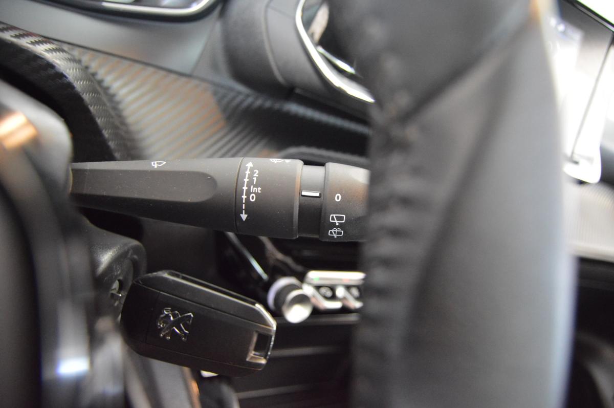 peugeot-208-2023-diesel-1499cc