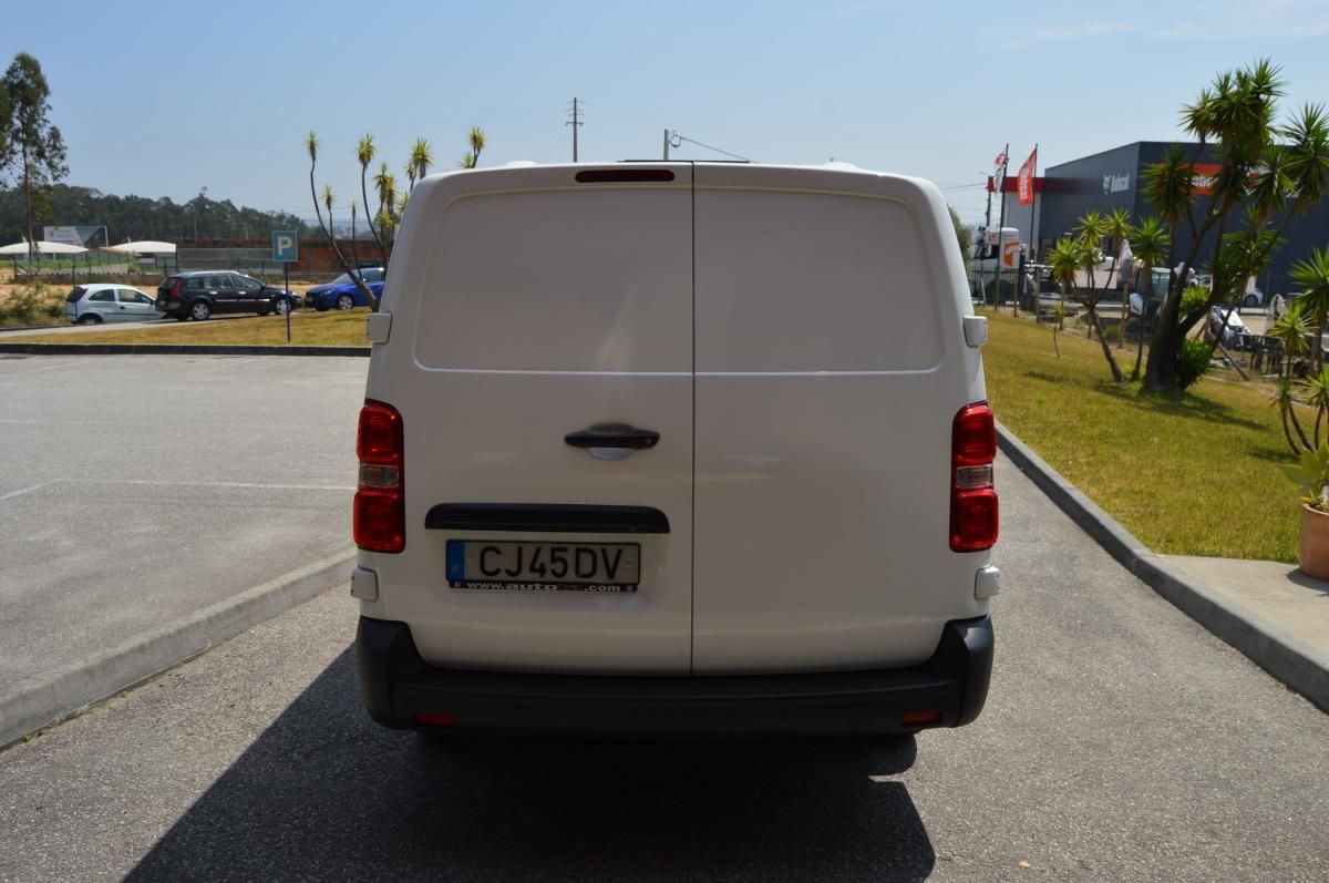 citroen-jumpy-2021-diesel-1499cc
