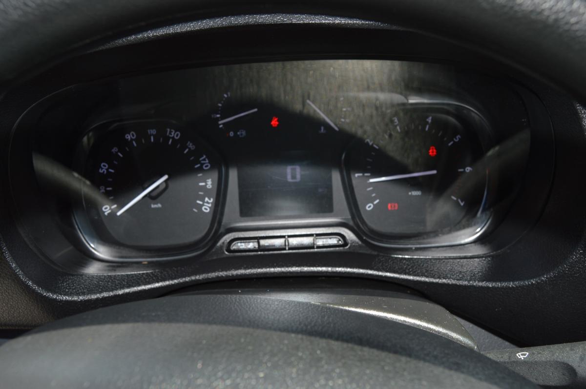 citroen-jumpy-2021-diesel-1499cc