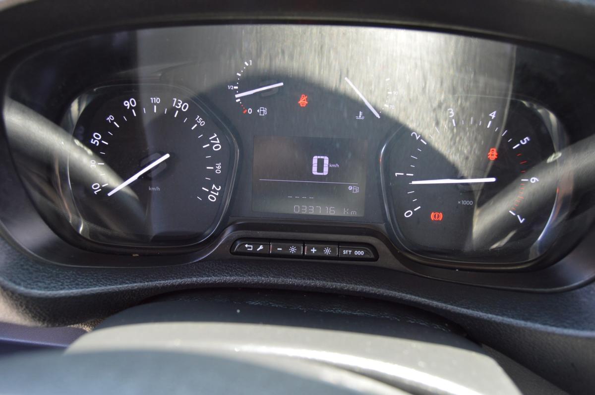 citroen-jumpy-2021-diesel-1499cc