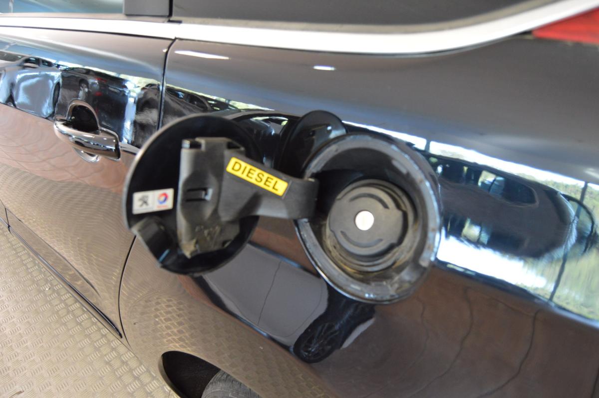 peugeot-5008-2012-diesel-1560cc