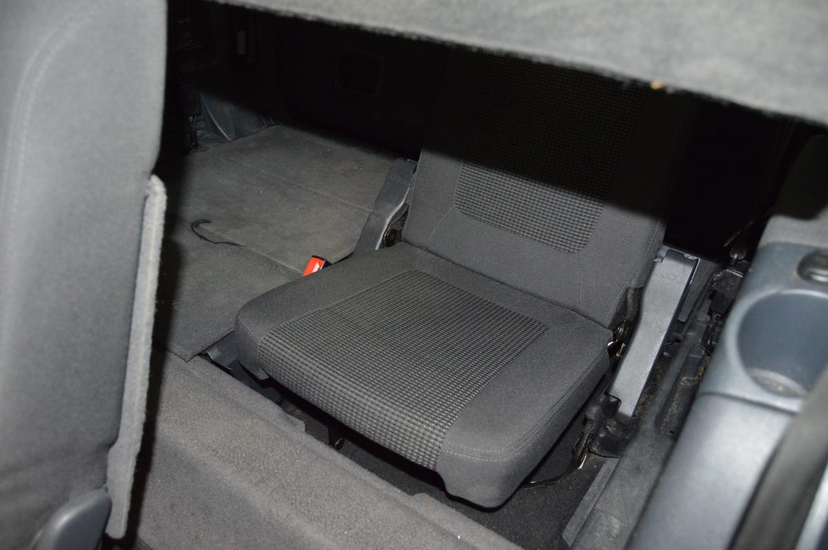 peugeot-5008-2012-diesel-1560cc