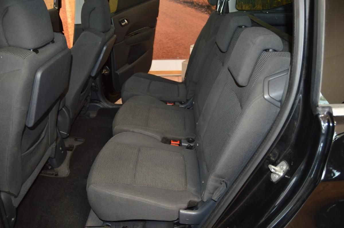 peugeot-5008-2012-diesel-1560cc
