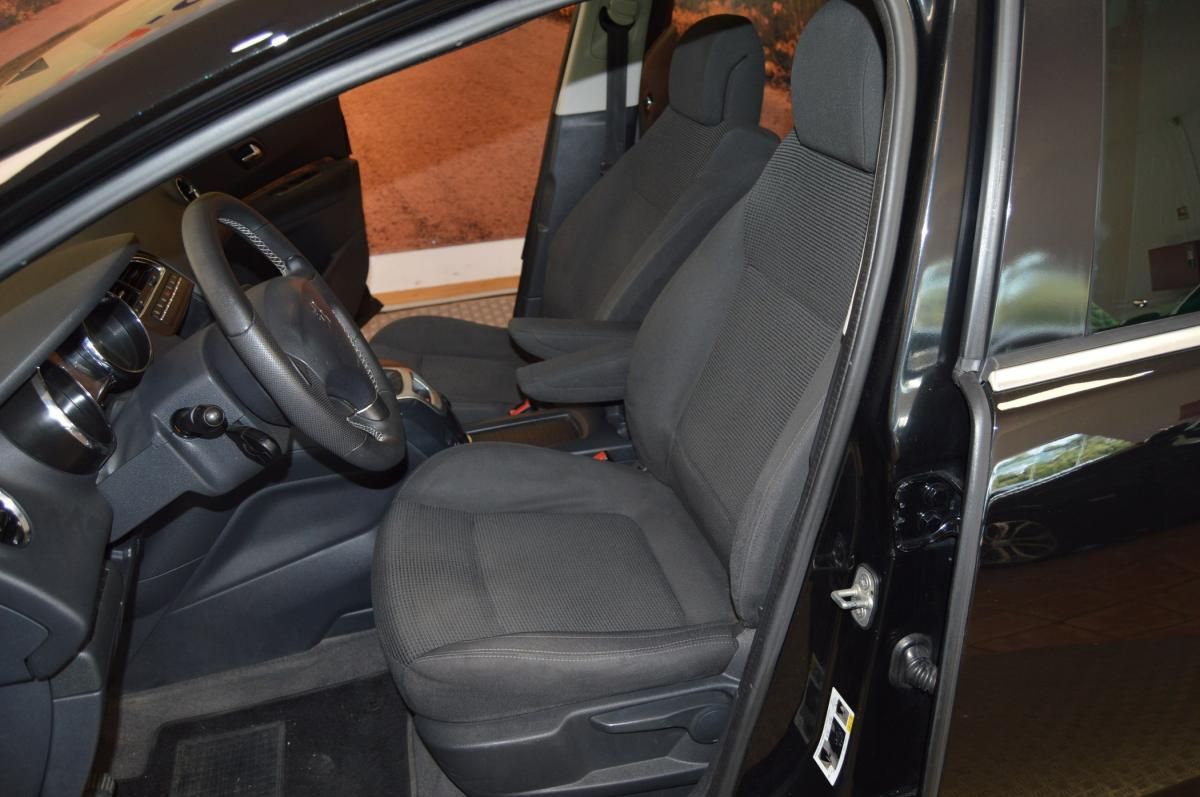peugeot-5008-2012-diesel-1560cc