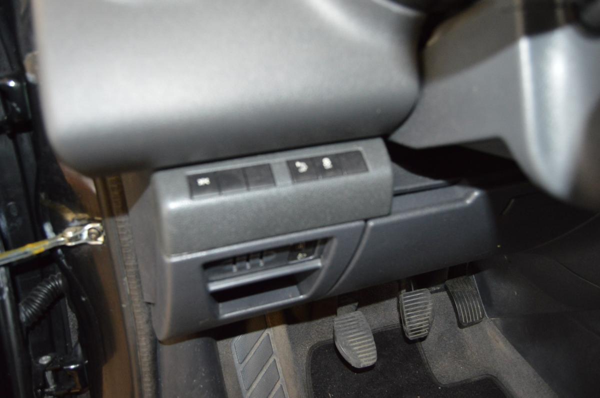 peugeot-5008-2012-diesel-1560cc