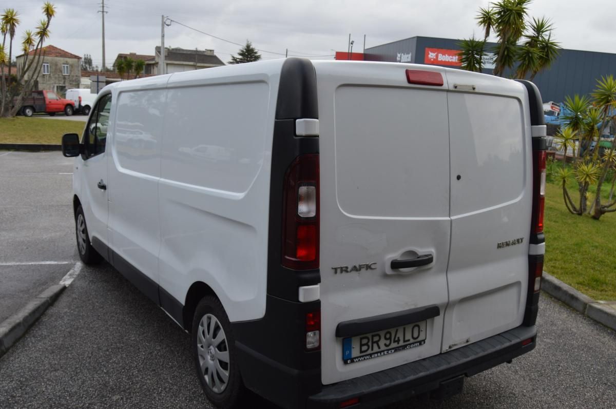 renault-trafic-2018-diesel-1598cc