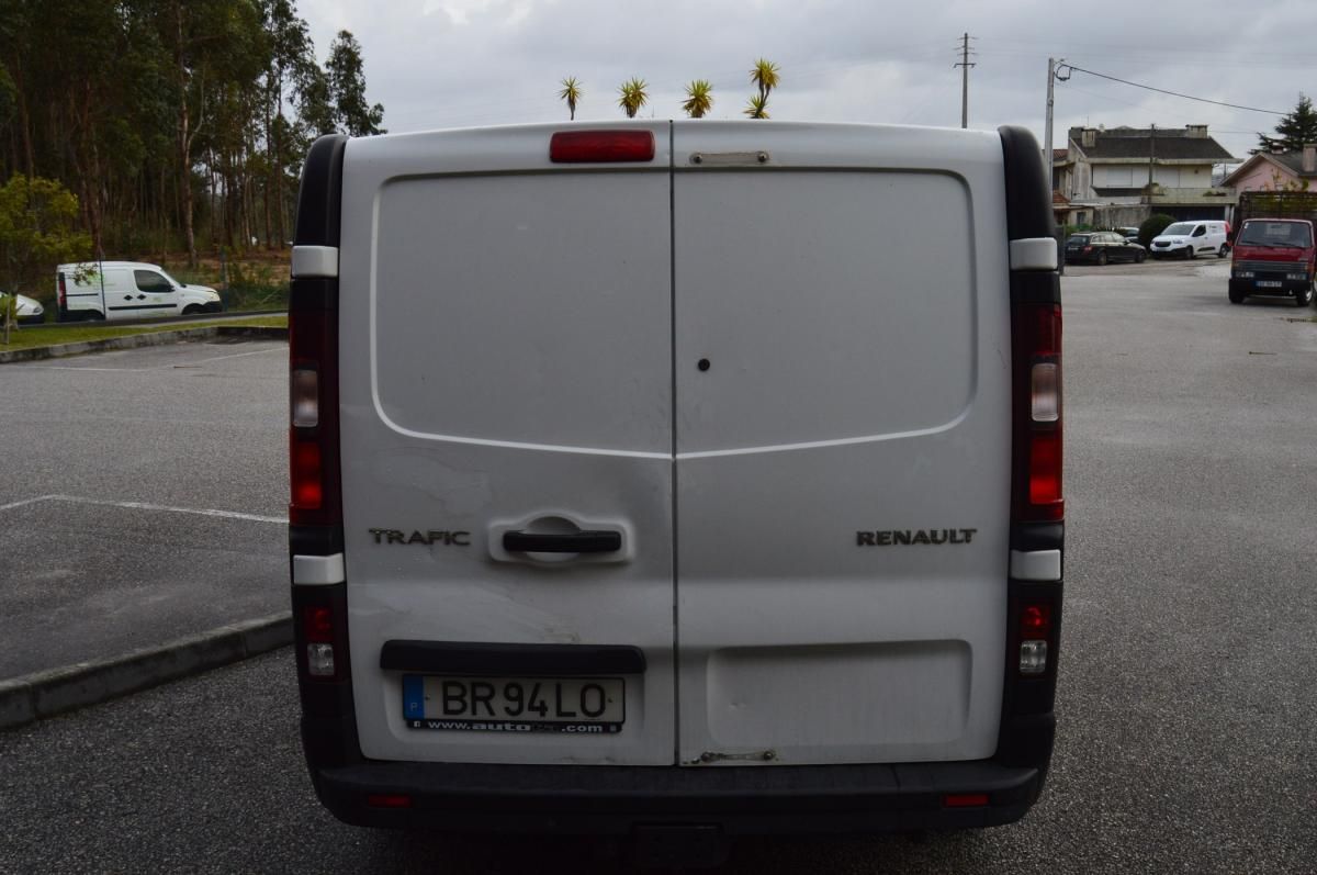 renault-trafic-2018-diesel-1598cc