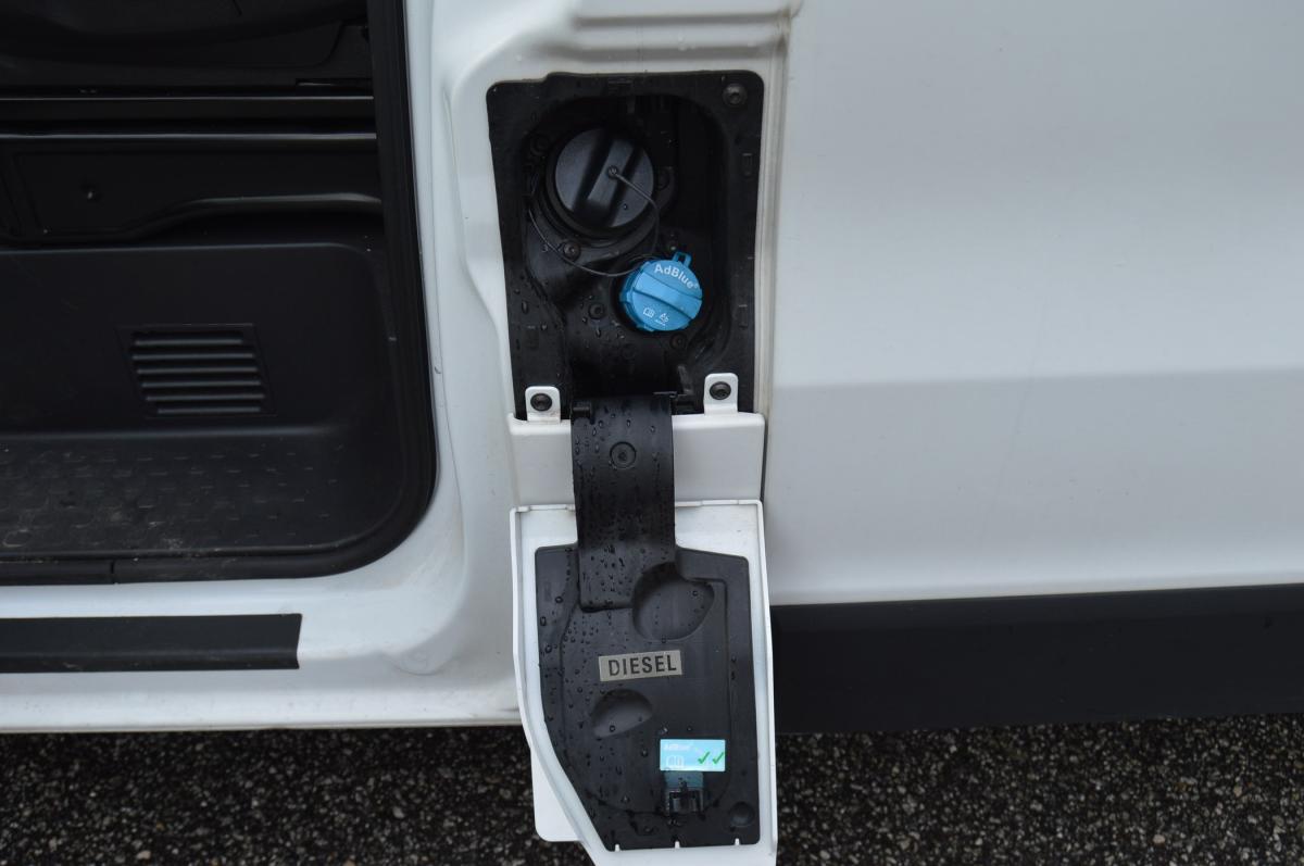 renault-trafic-2018-diesel-1598cc