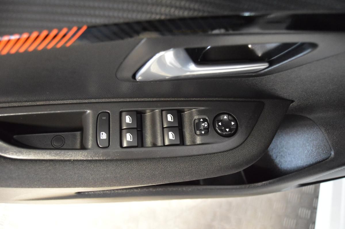 peugeot-208-2022-gasolina-1199cc