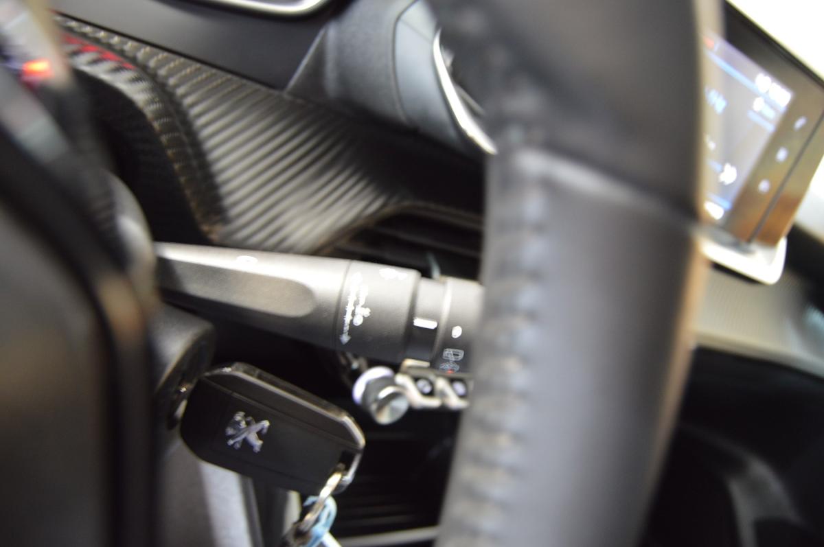 peugeot-208-2022-gasolina-1199cc