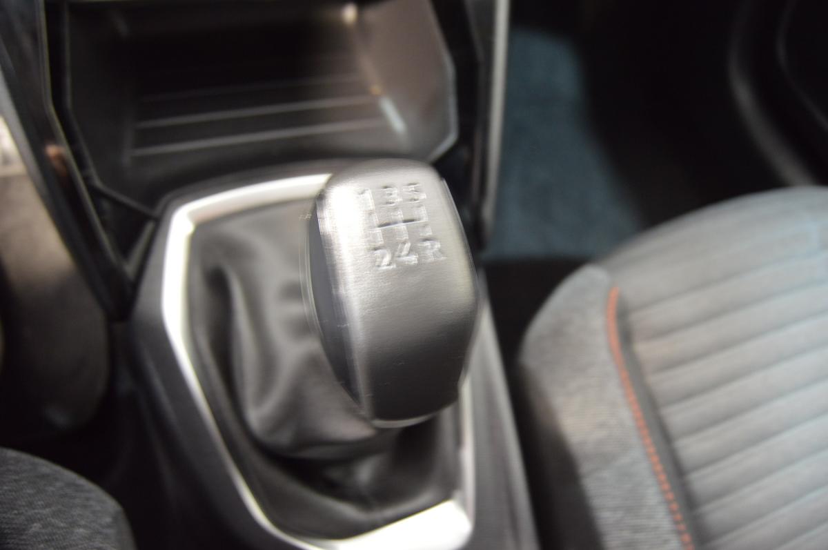 peugeot-208-2022-gasolina-1199cc
