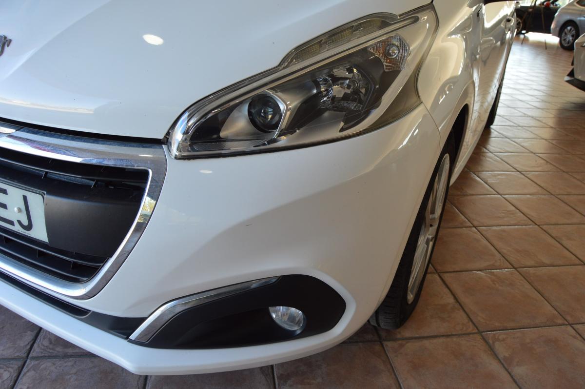peugeot-208-2016-gasolina-1199cc