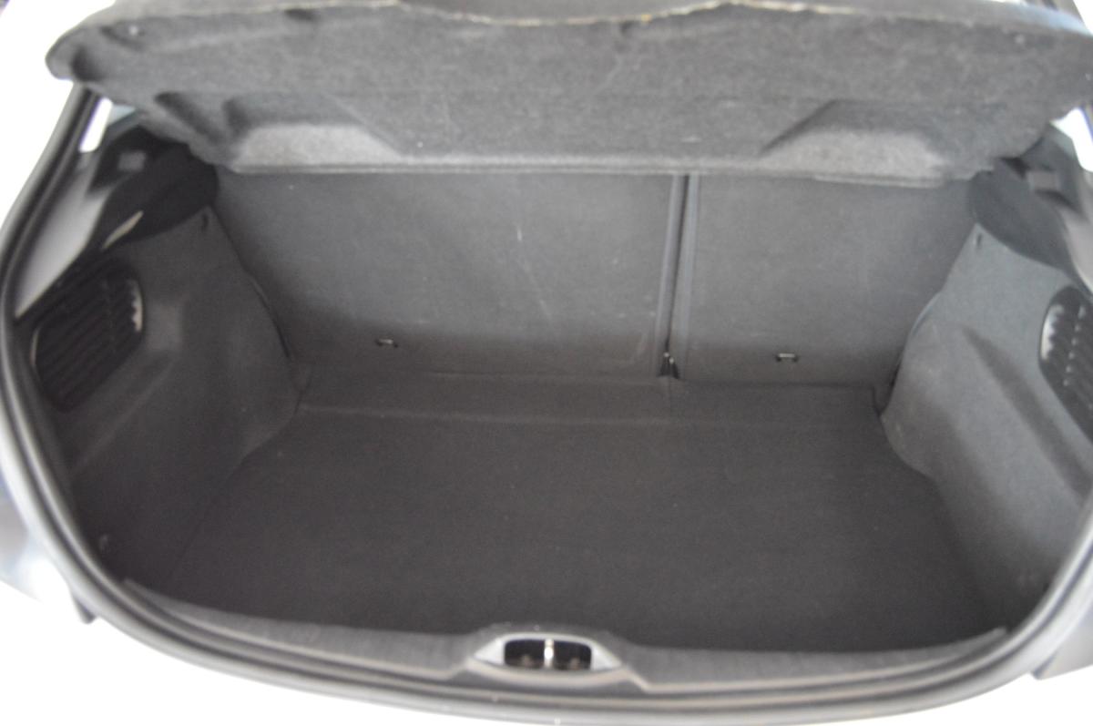 peugeot-208-2016-gasolina-1199cc