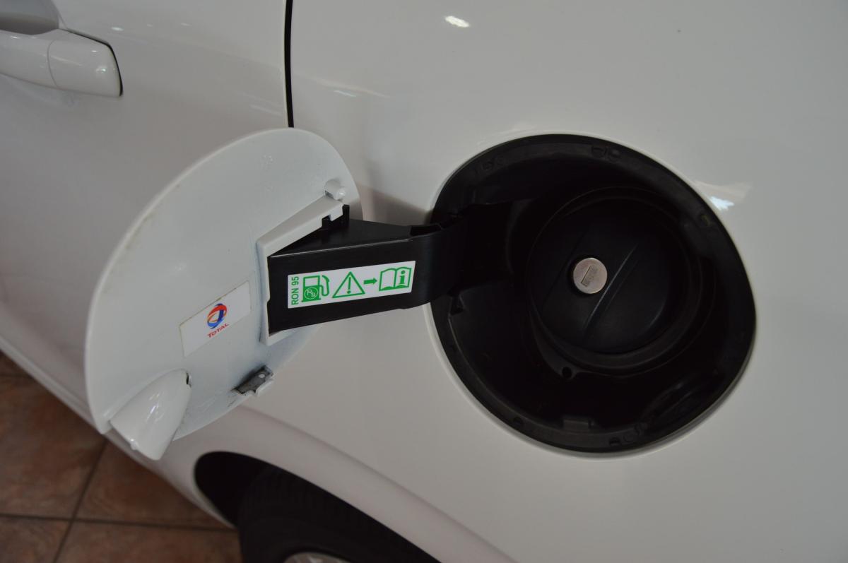 peugeot-208-2016-gasolina-1199cc