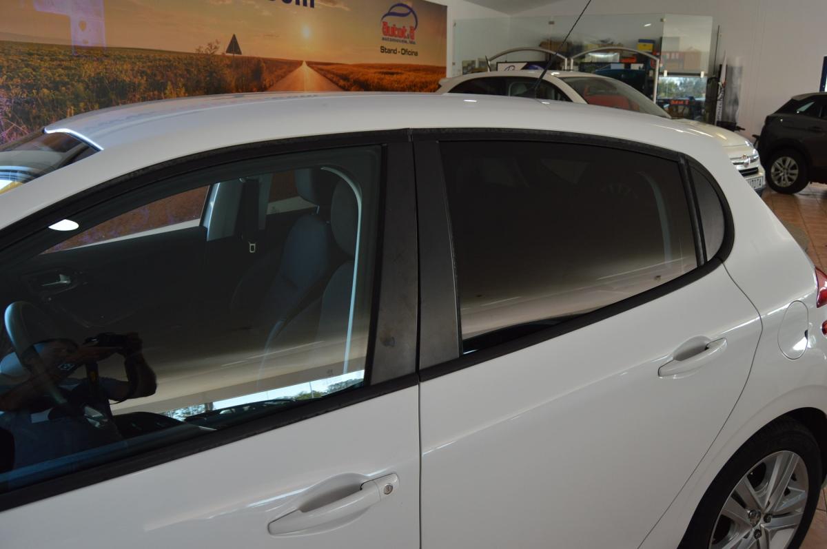 peugeot-208-2016-gasolina-1199cc