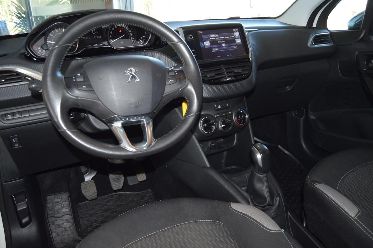 peugeot-208-2016-gasolina-1199cc